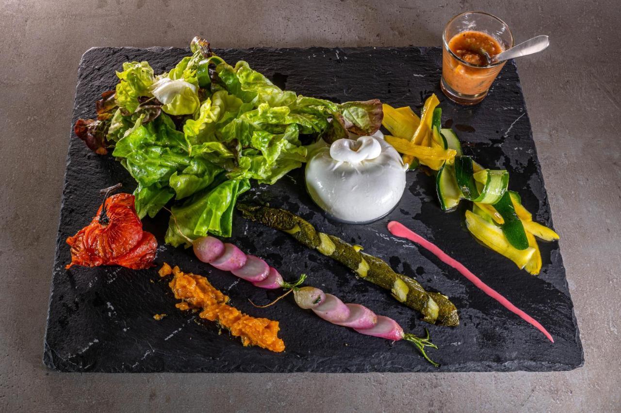 Logis Hotel Noemys Brive - Restaurant Le Teinchurier Екстер'єр фото