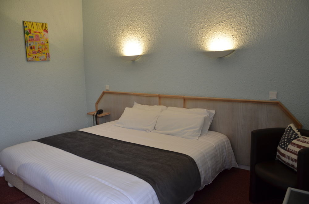 Logis Hotel Noemys Brive - Restaurant Le Teinchurier Екстер'єр фото