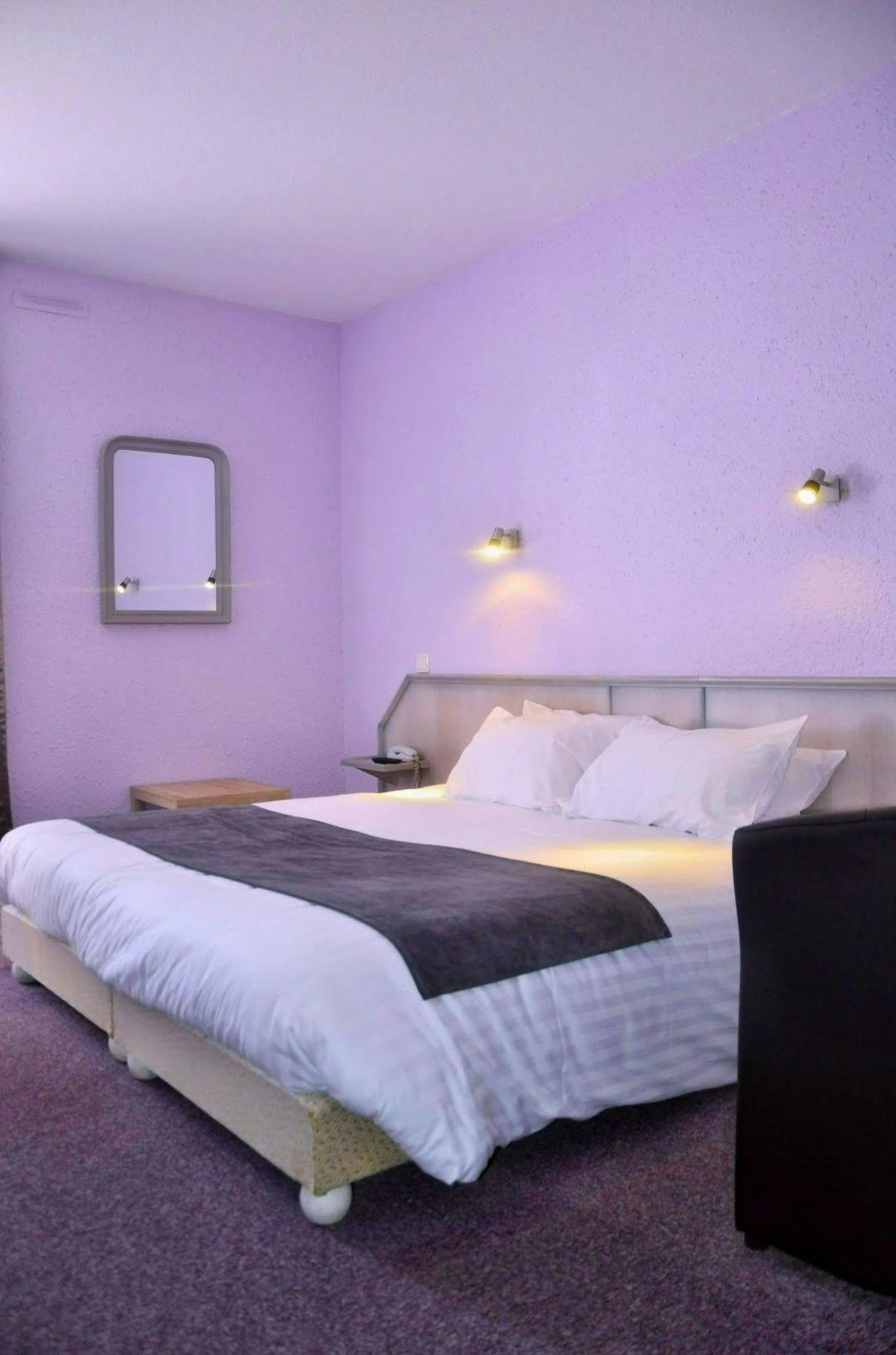 Logis Hotel Noemys Brive - Restaurant Le Teinchurier Екстер'єр фото